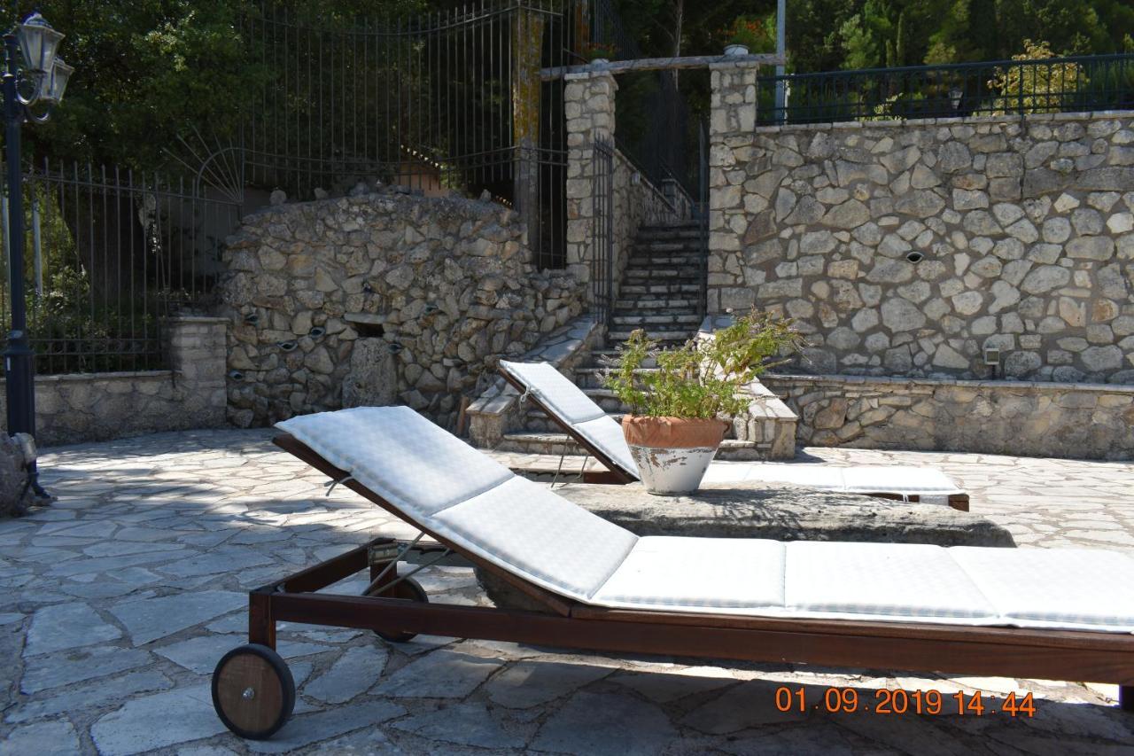 Estate Dafnopanagia Villa Magda Asprogerakata Bagian luar foto